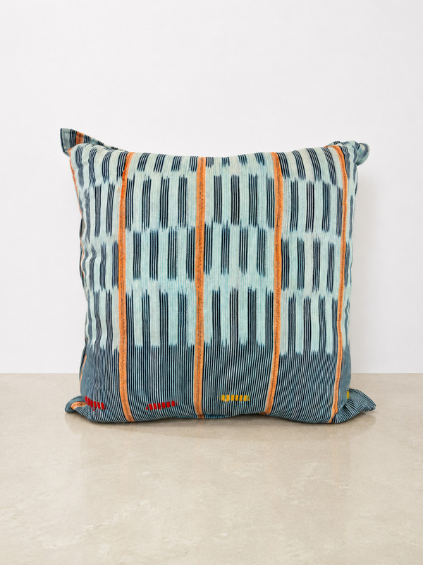 Cushion West African textile / Coussin Tissu Afrique de l’Ouest 
