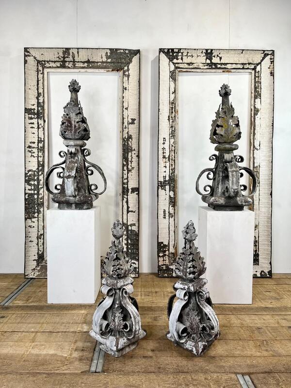 Ensemble d’anciens ornements de toits / Cadres XL Pressed ceiling Tiles 