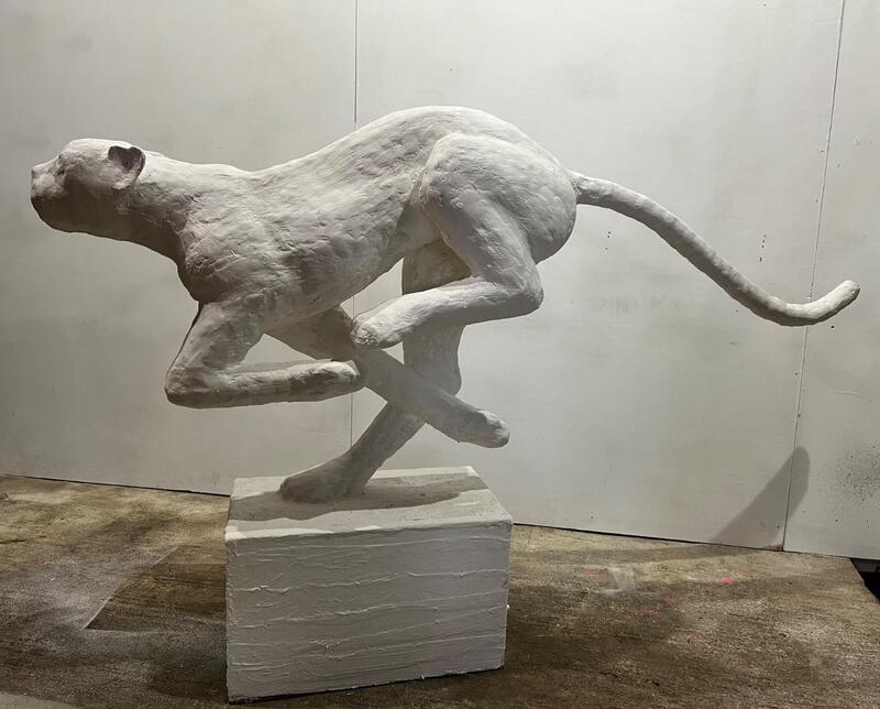 Plâtre d’un léopard en taille réel / Plaster Cast of a life-size Leopard 
